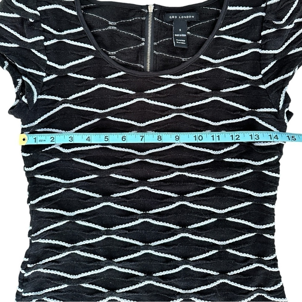 QED LONDON | Black and White Body-con mini-dress | Size Small - Picture 7 of 8
